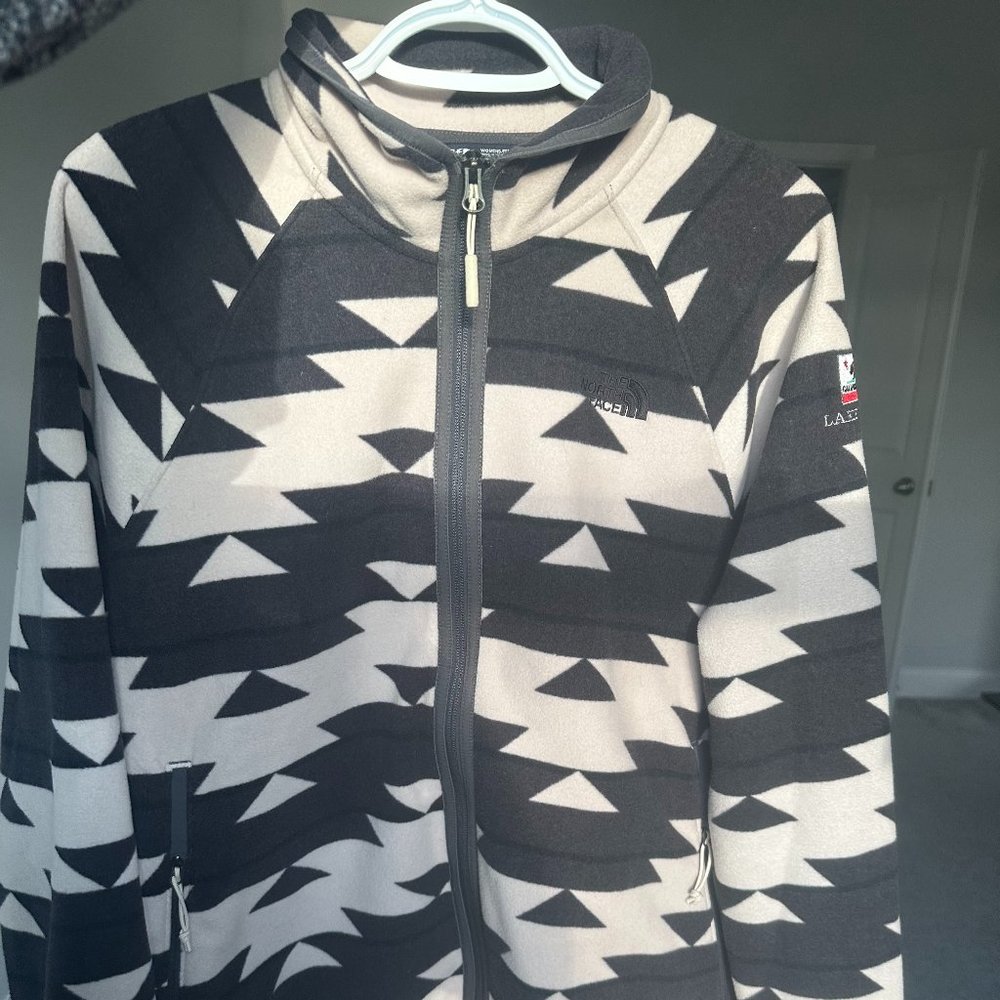 The North Face Women’s Large Aztec Black White Polyester Fleece Jacket